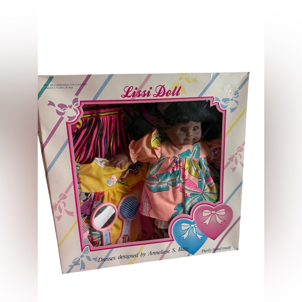 Vintage Lissi Palm Print Doll ~ 2 Heart Collection ~ NEW